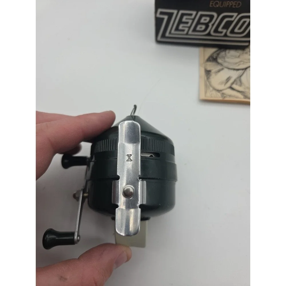 FISHING REEL ZEBCO 202 CLOSED REEL MADE IN AMERICA TESTED WORKING With BOX